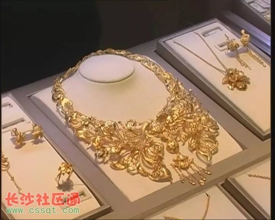 黄金饰品市场炽热，金银价格互现分化